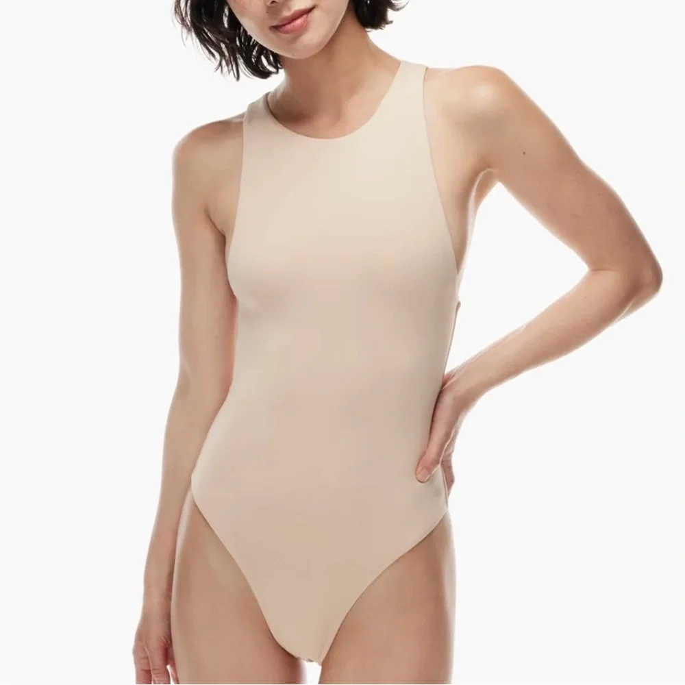 Aritizia Babaton Sleeveless Contour Bodysuit
